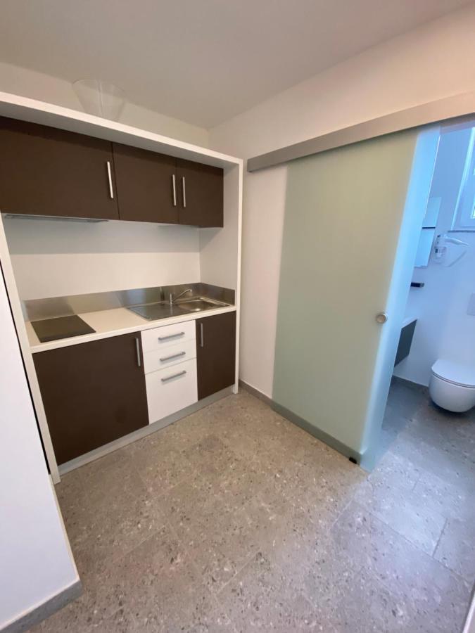 Apartmani Kumenat บีโอกราดนาโมรู ภายนอก รูปภาพ