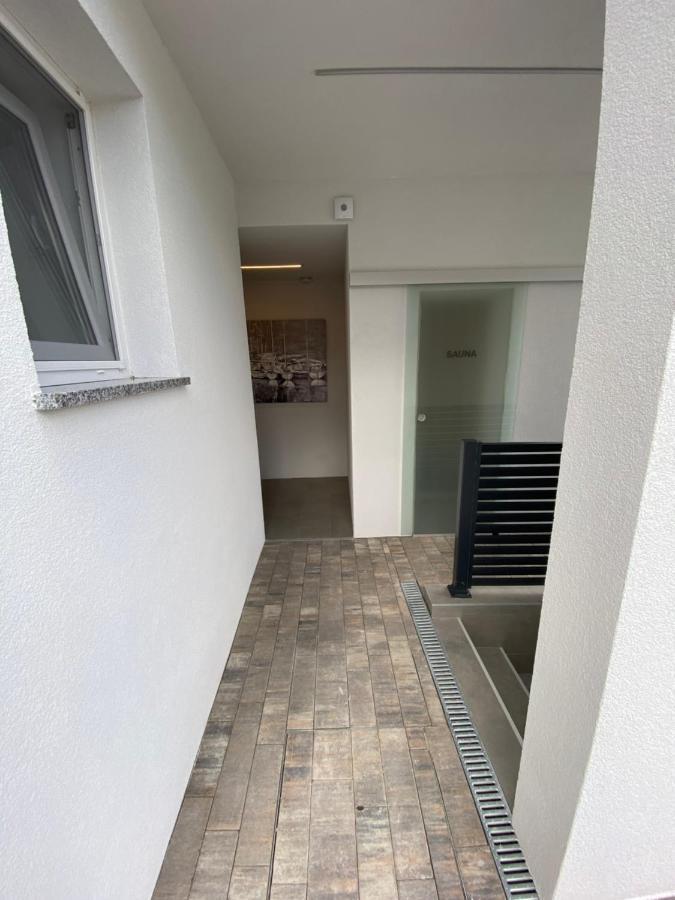 Apartmani Kumenat บีโอกราดนาโมรู ภายนอก รูปภาพ