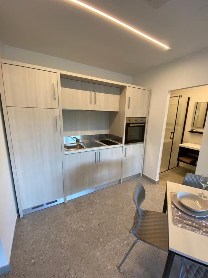 Apartmani Kumenat บีโอกราดนาโมรู ภายนอก รูปภาพ