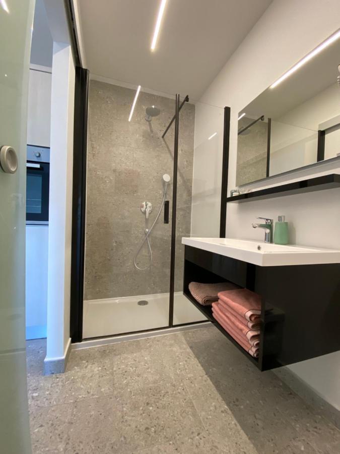 Apartmani Kumenat บีโอกราดนาโมรู ภายนอก รูปภาพ