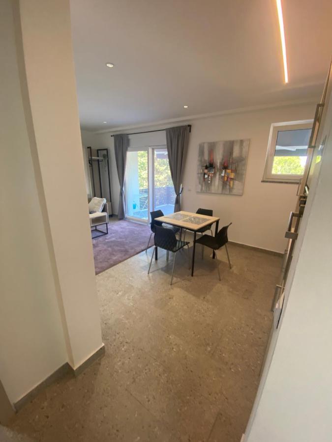 Apartmani Kumenat บีโอกราดนาโมรู ภายนอก รูปภาพ